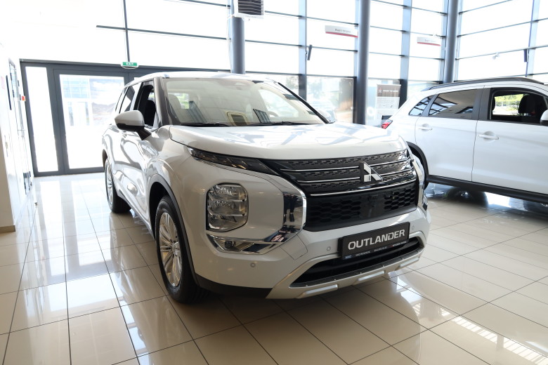 OUTLANDER 2.5 CVT INTENSE